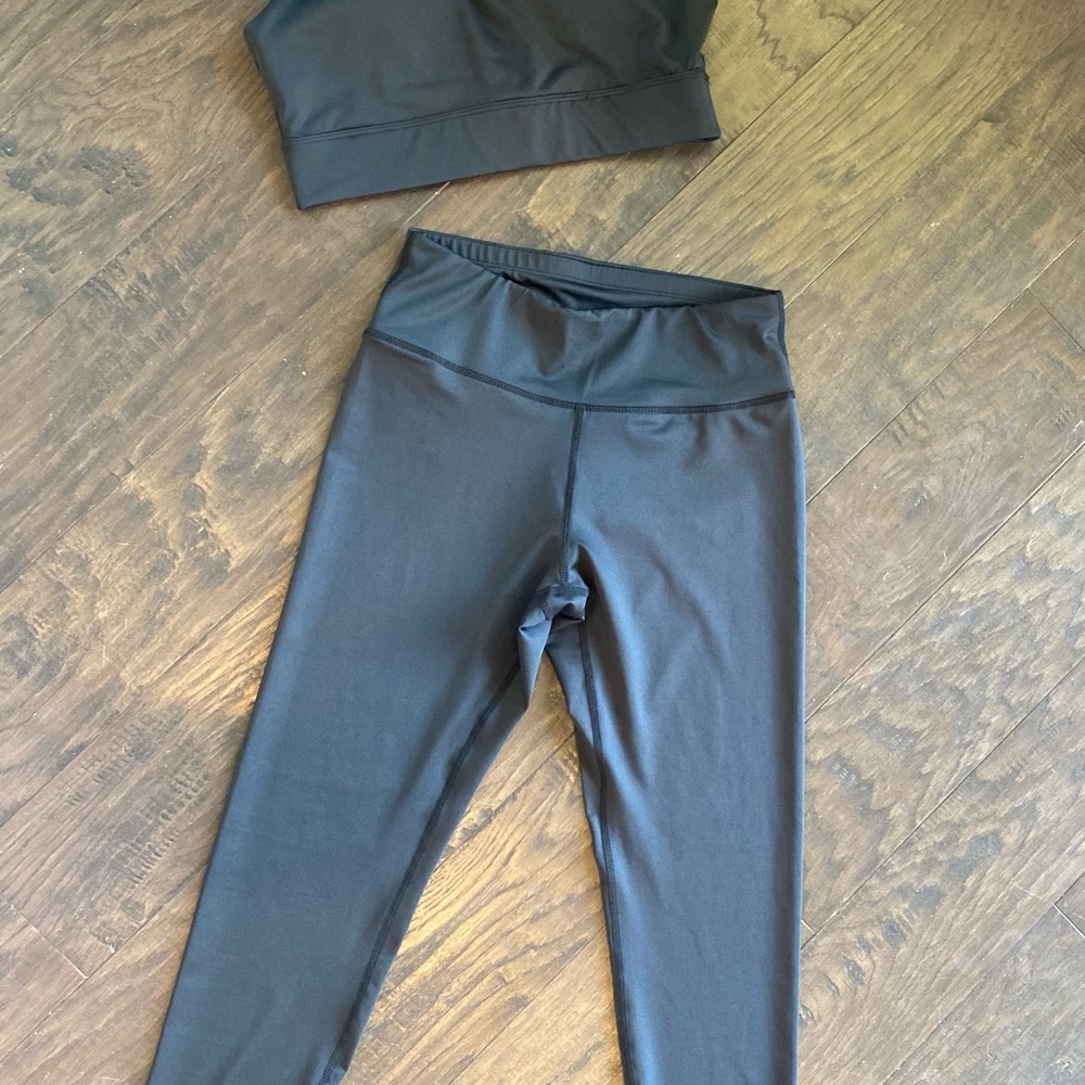 Compression Leggings +Seamless Sports Bra Set NWT - Picture 12 of 15